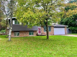 120 E Gloucester Dr, Saginaw, MI 48609