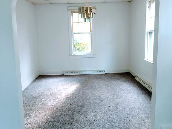 5th image of 709 Oakmont Ave #102