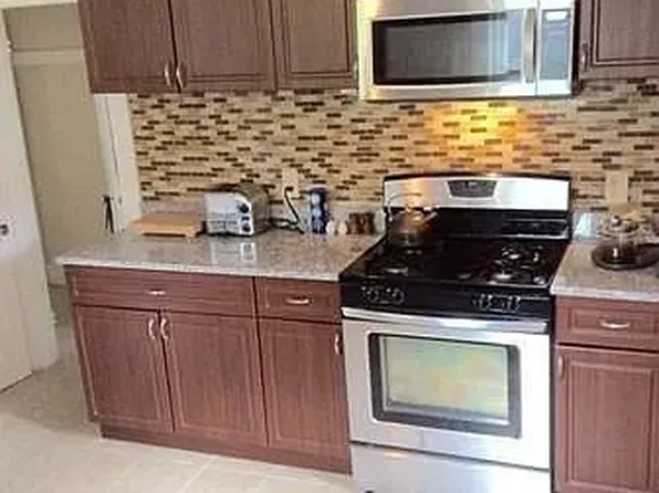 1186 Chestnut St, Newton, MA 02464