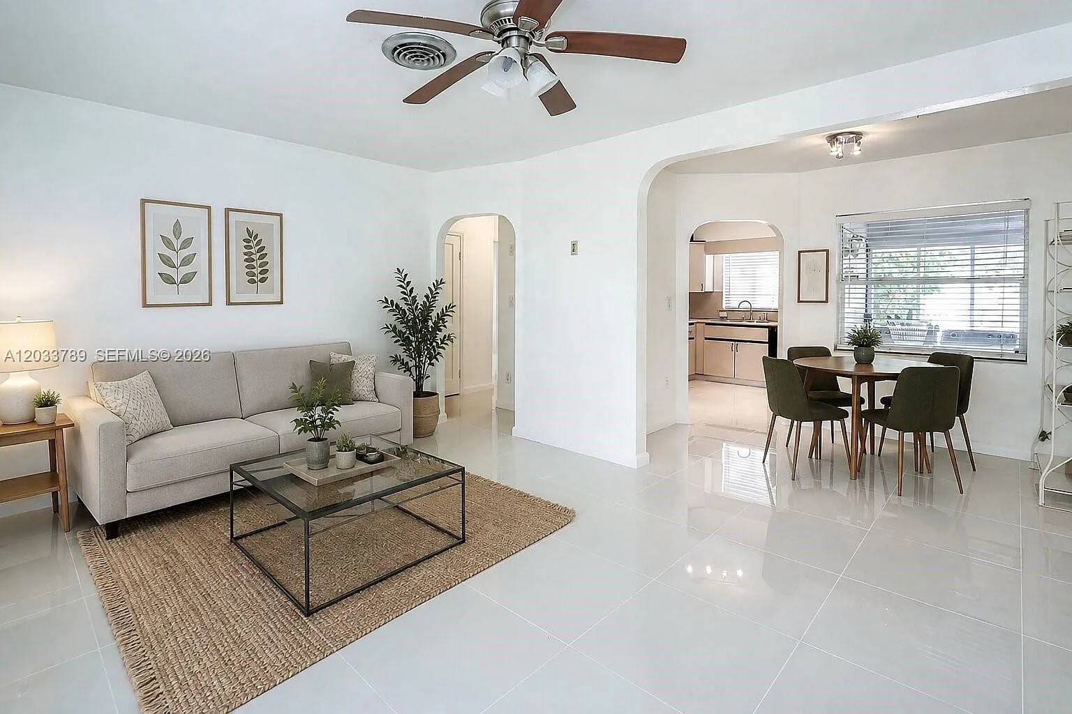 Hollywood South Side Add — Photo 2