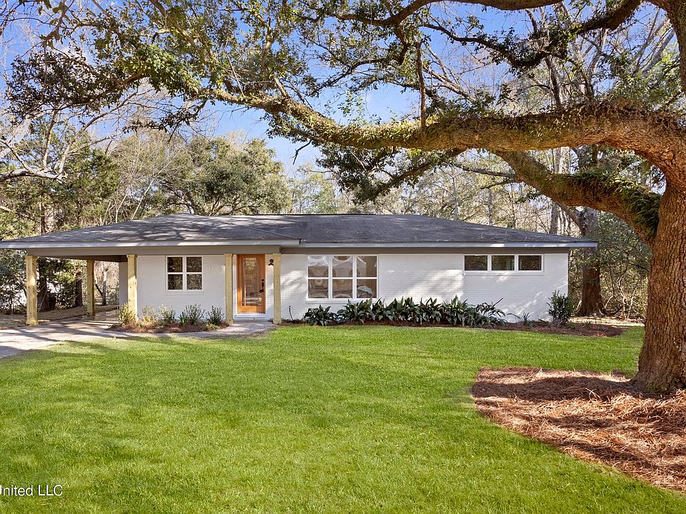 1st image of 106 Pine Dr