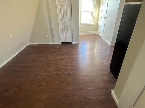 3rd image of 189 Isabella Ave Floor 3