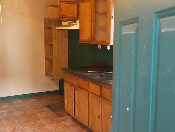 5th image of 2171 W 85th St