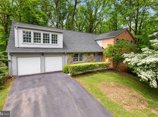 1517 Snughill Ct, Vienna, VA 22182