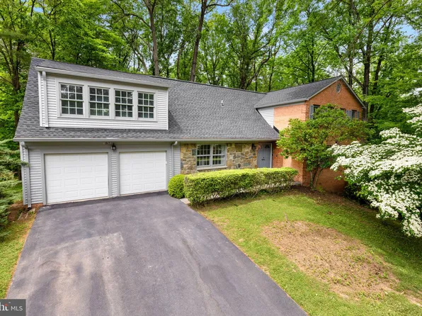 1517 Snughill Ct, Vienna, VA 22182