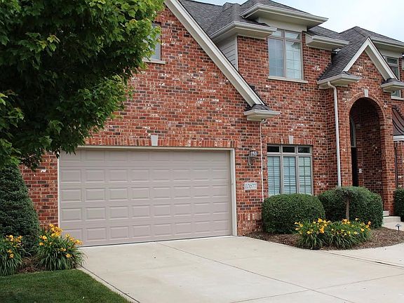 3rd image of 10677 Erie Dr E