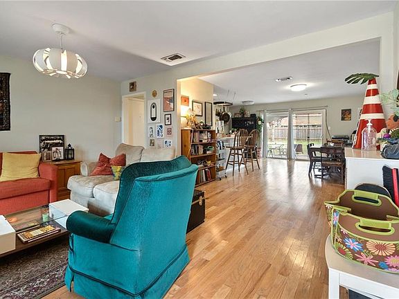 4th image of 5105 Marymount Dr
