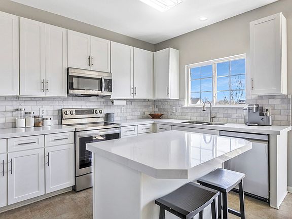 4th image of 7513 Henderson Dr