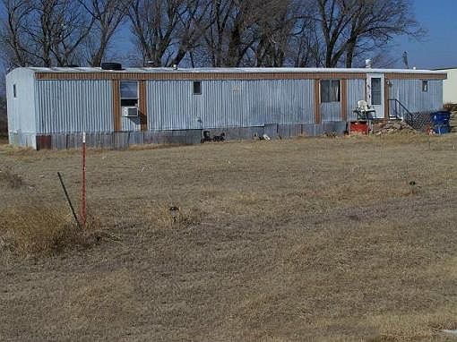 2nd image of 415 Comanche Ave