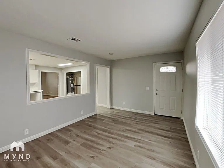 1908 Allen Ave — Photo 6