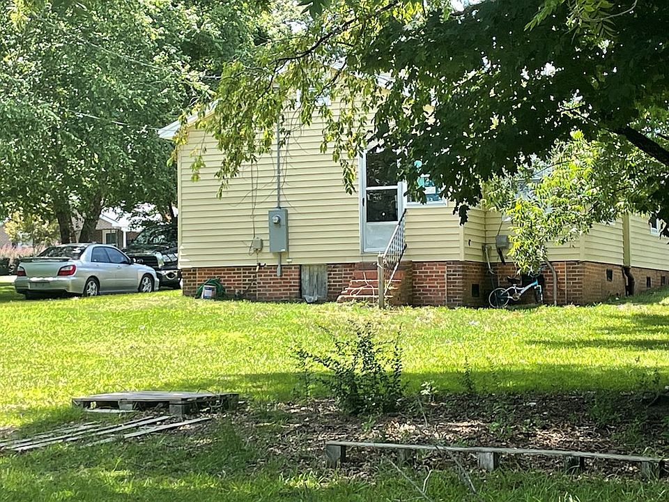 2nd image of 1008 & 06 Carolina St