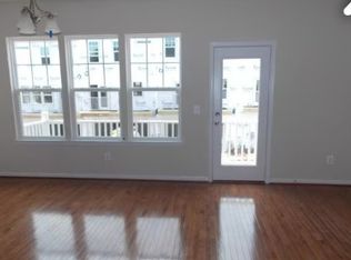 44041 Eastgate View Dr, Chantilly, VA 20152