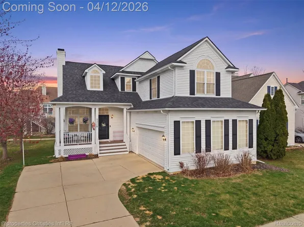 1226 Portsmouth Dr, Howell, MI 48843