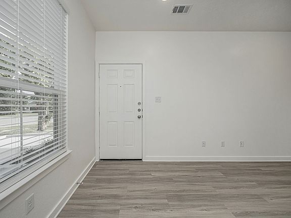 5th image of 403 S Temple St #A