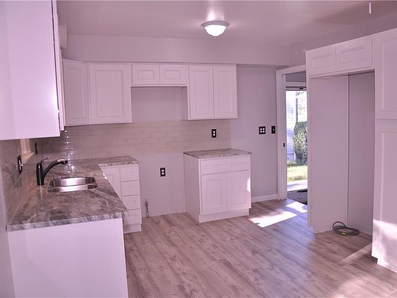 4th image of 5898 White Pine Dr
