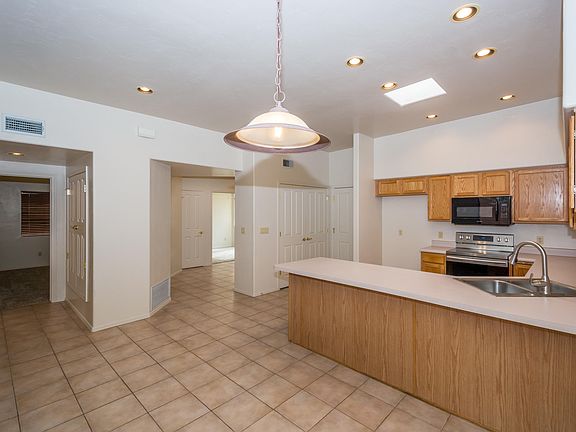 4th image of 8180 N Peppersauce Dr