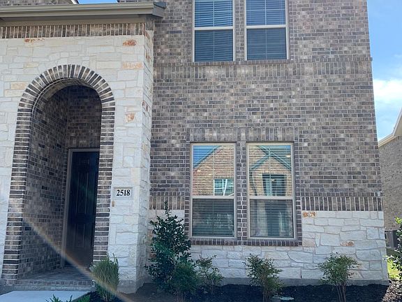 2nd image of 2518 Barnwood Ln