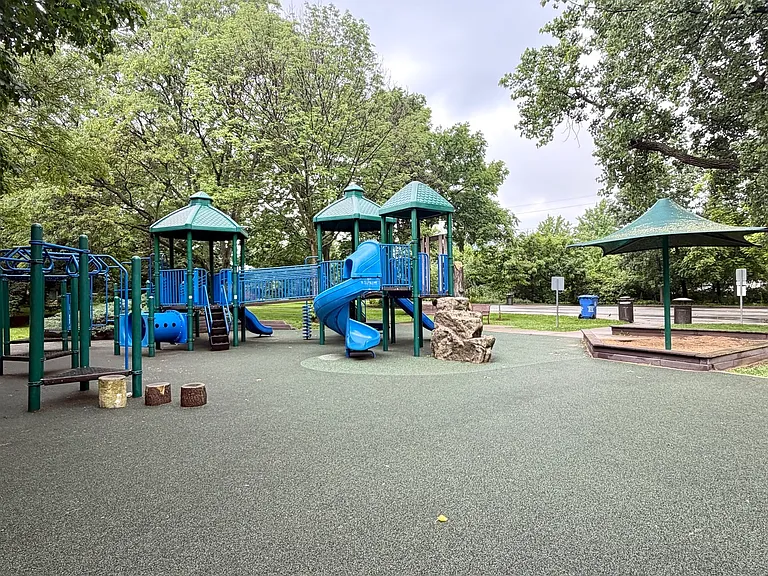 1531 Palmgren Dr — Photo 23