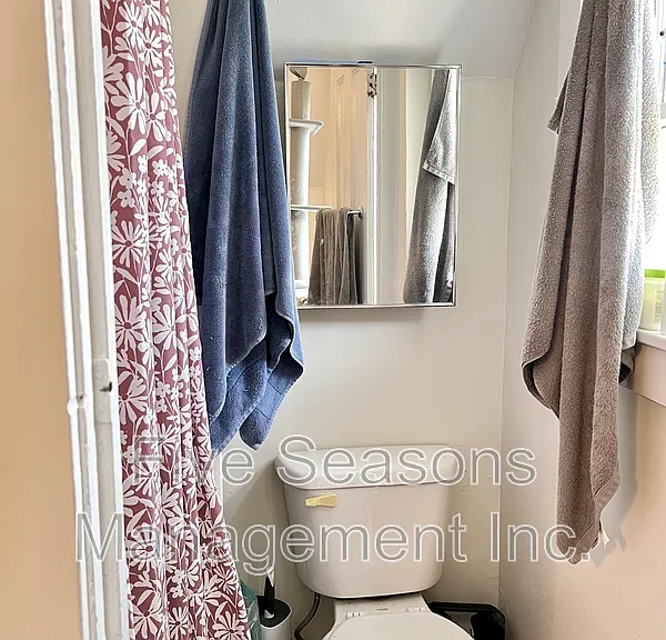 19 Grant St #6 — Photo 9