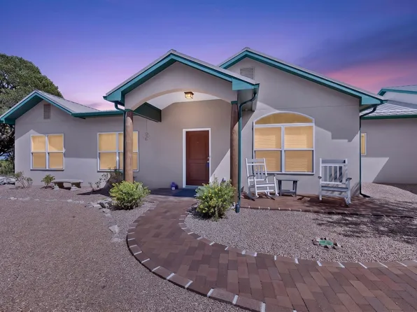 97 Sandia Mountain Ranch Dr, Tijeras, NM 87059