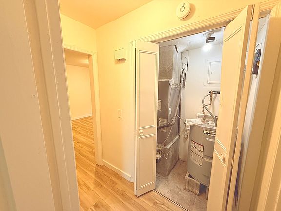4th image of 3204 Redding Rd #202