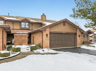 941 White Birch Ln, Westmont, IL