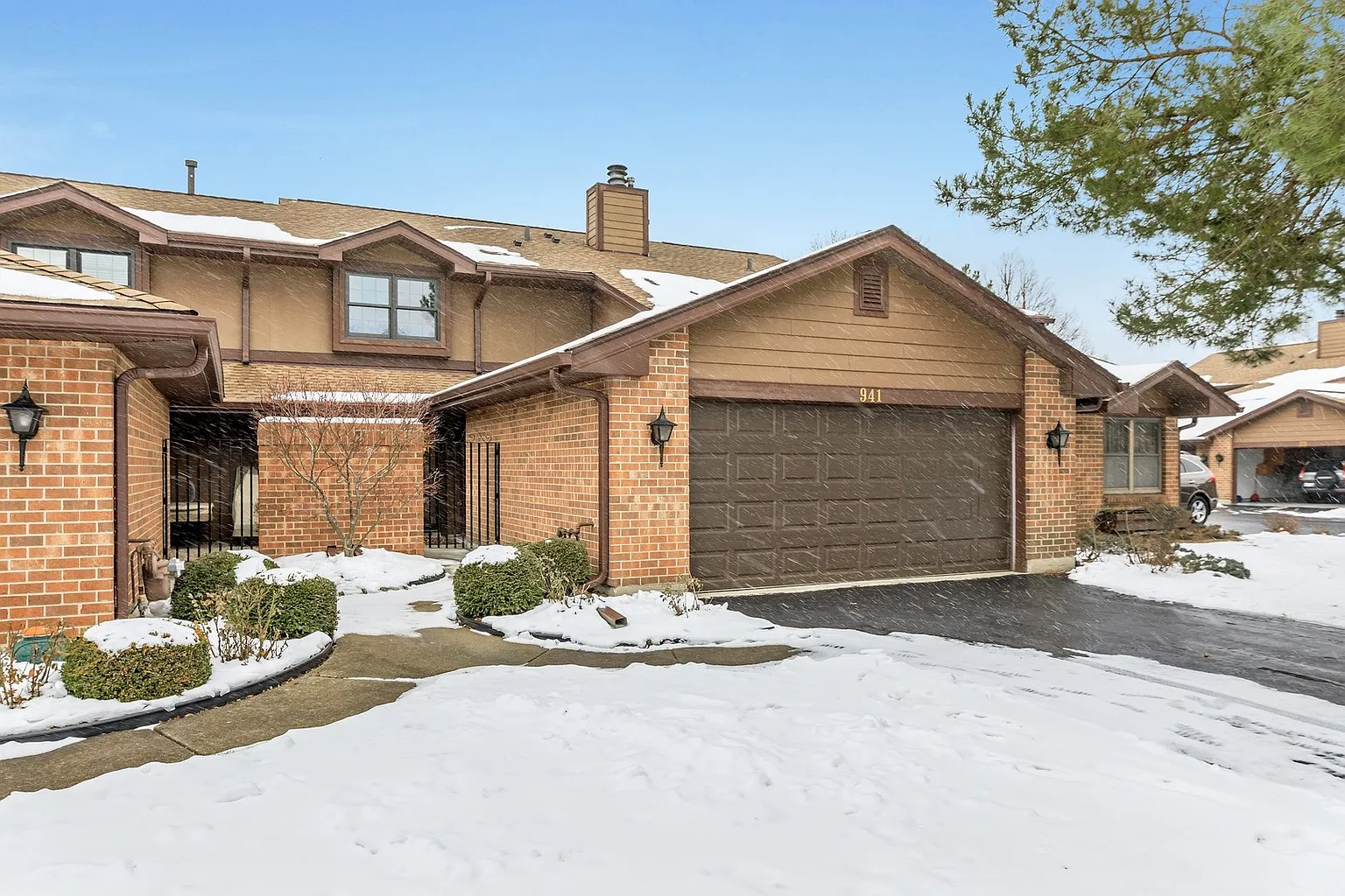 941 White Birch Ln photo 1