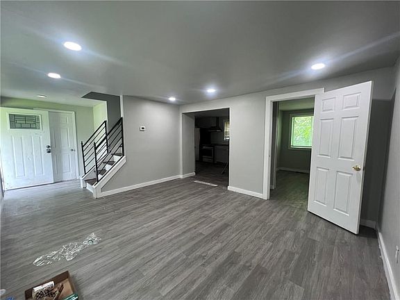 3rd image of 4304 Village Square Ln