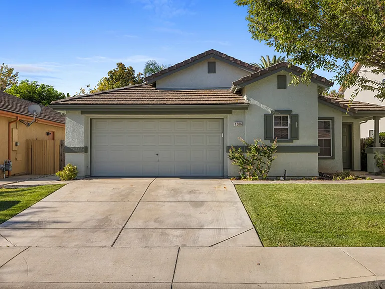 1206 Yellowhammer Dr — Photo 1