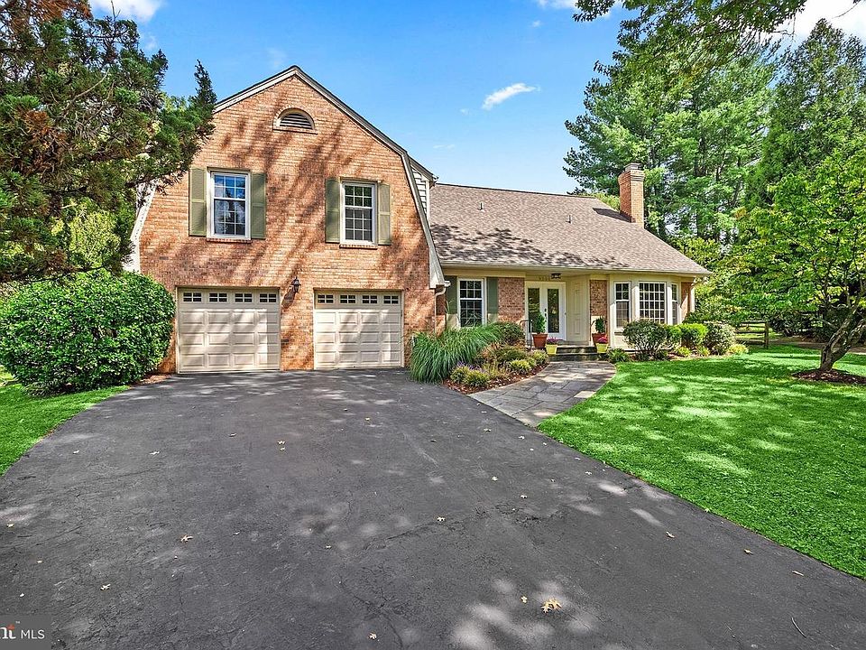 1st image of 9000 Willow Valley Dr
