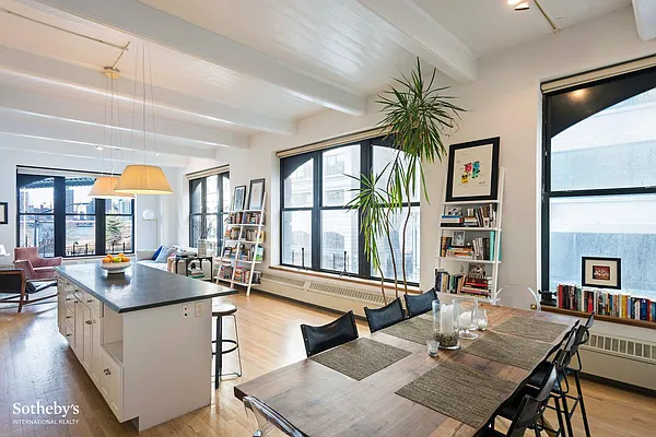 Sold by Sotheby's International Realty | media 4