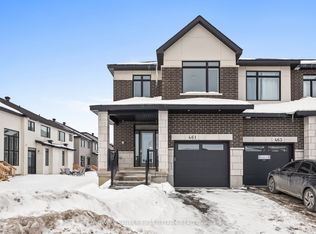 461 Shuttleworth Dr, Ottawa, ON K1T0X2
