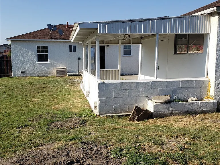 8192 Franklin St — Photo 3