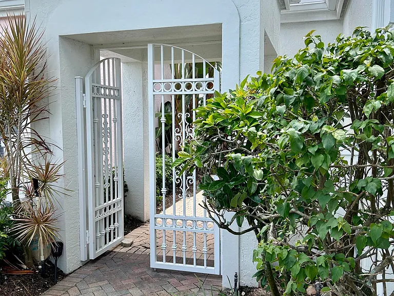 152 Coral Cay Dr — Photo 5