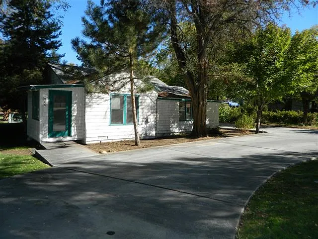 200 Shepard Ln — Photo 3