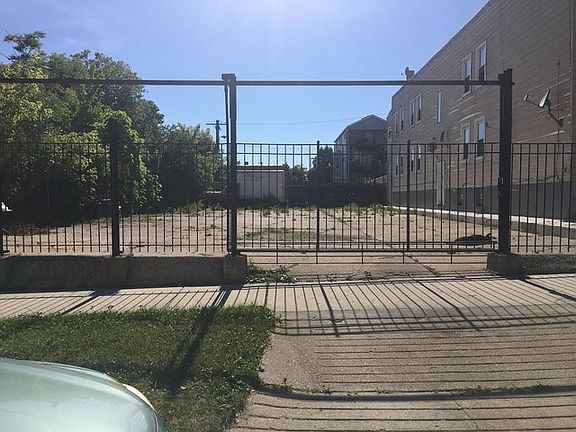 5th image of 1800 N Monticello Ave