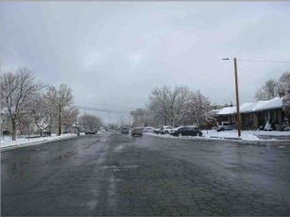 Exterior Neighborhood (street photo)