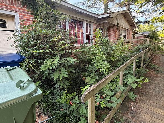 4th image of 2207 Laverne Dr NW