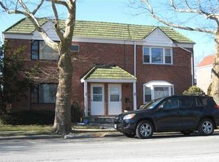 7368 199th St, Fresh Meadows, NY 11366