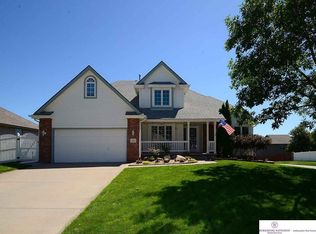 117 Fall Creek Rd, Papillion, NE 68133