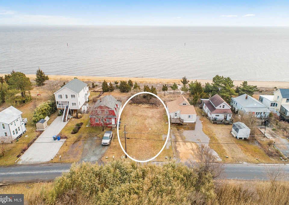 1st image of 105 S Bay Dr