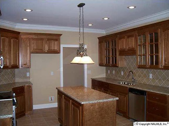 5th image of 7403 Parktrace Ln SE