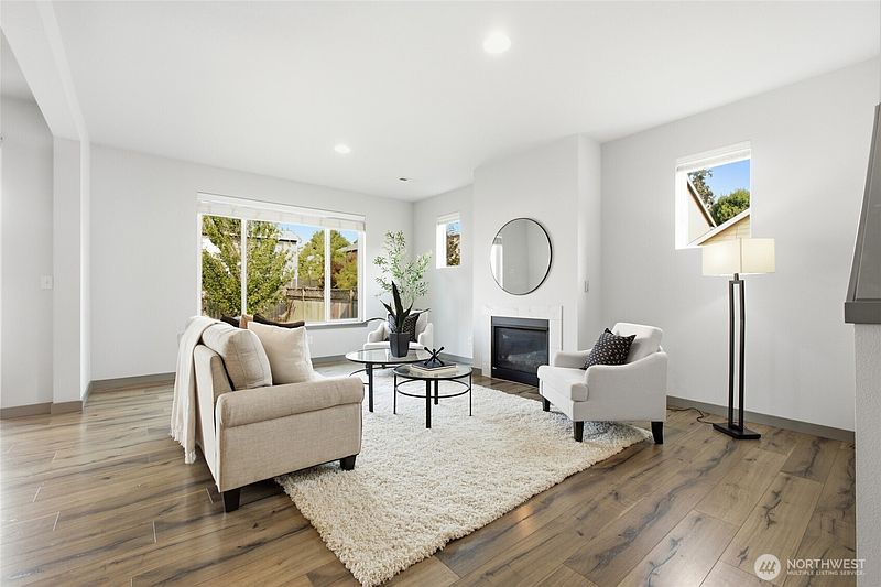 2nd image of 5511 Parquet Way SE