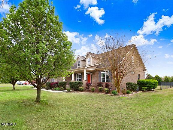 3rd image of 206 Ashland Drive