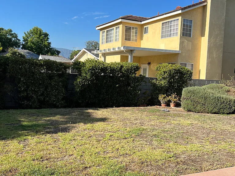 5575 1/2 Angelus Ave — Photo 27