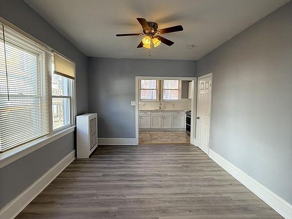 5th image of 4715 Oakmont St
