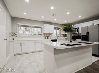 1049 E Saint Louis Ave, Las Vegas, NV 89104
