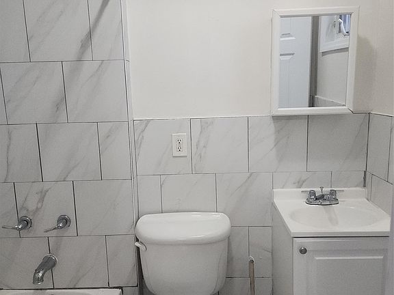 5th image of 245A Grand St #3