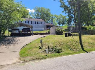 2196 Oakridge Dr, Charleston, WV