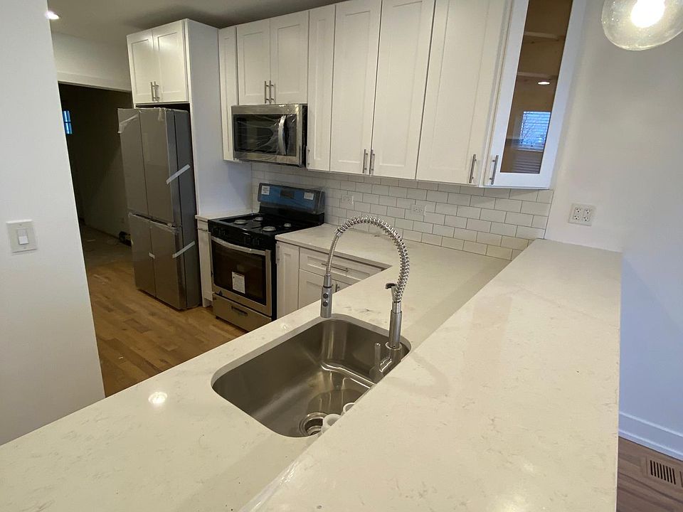 1st image of 2509 N Clybourn Ave #3F